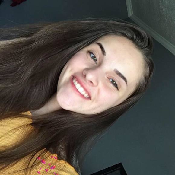 Meet your Posher, Abigail - Picture 1 of 1